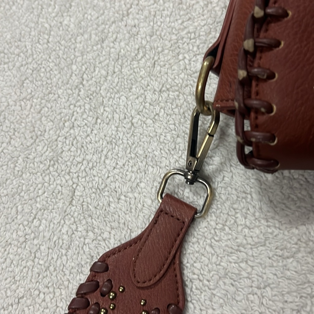 URBAN ORIGINALS Women's The Echo Crossbody Bag - Picture 9 of 10